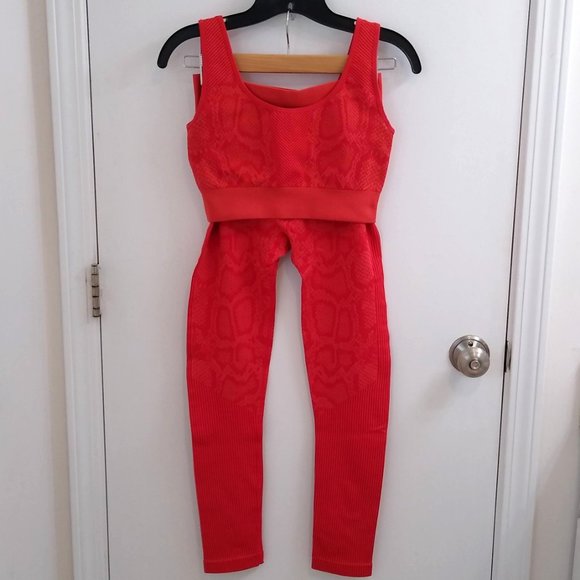 Yoga Set - Sports Bra & High Waisted Legging - Red Snakeskin - Size Small - Picture 1 of 15